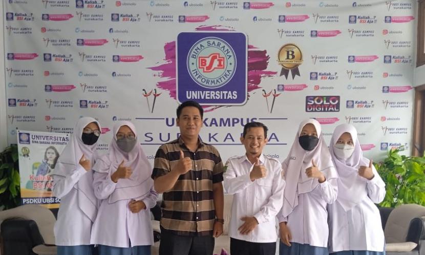 Universitas kampus Solo kembali menerima siswa On The Job Training (OJT).