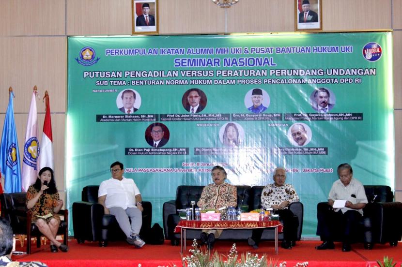 Universitas Kristen Indonesia (UKI) menyelenggarkan seminar bertema: Putusan Pengadilan vs Peraturan Perundang-Undangan, subtema Benturan Norma Hukum dalam Proses Pencalonan Anggota DPD RI, Senin (8/1/2024). 