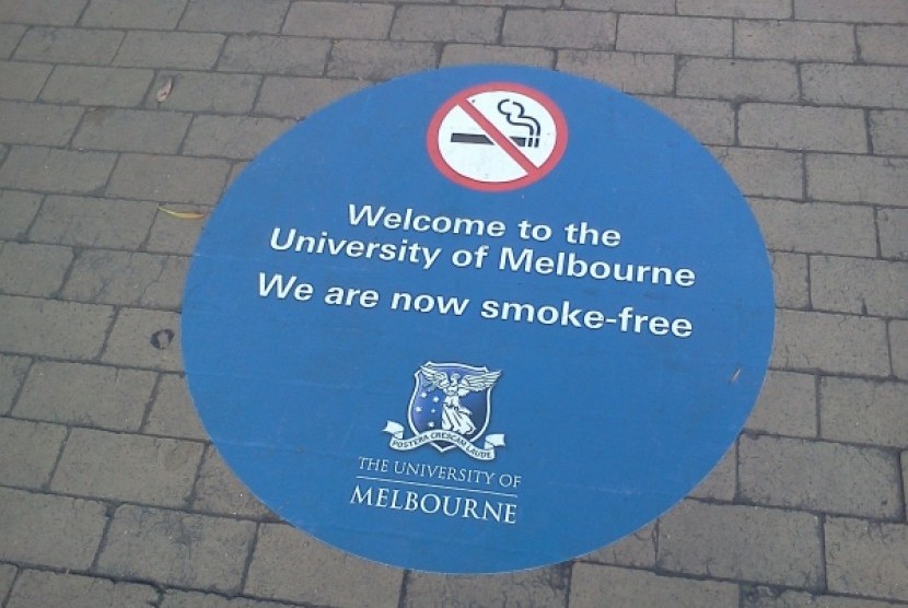 Universitas Melbourne sudah menerapkan kebijakan bebas rokok sejak 4 Februari 2014.