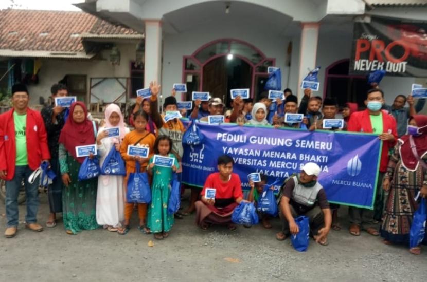 Universitas Mercu Buana Salurkan Bantuan untuk Korban Erupsi Semeru