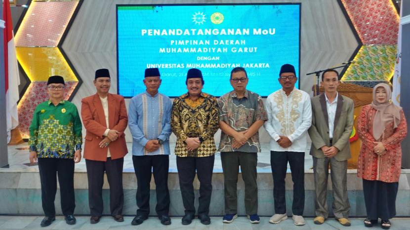 Universitas Muhammadiyah Jakarta (UMJ) melalui kerja sama dengan Pimpinan Daerah Muhammadiyah (PDM) Garut akan menyediakan Program Beasiswa Pendidikan.