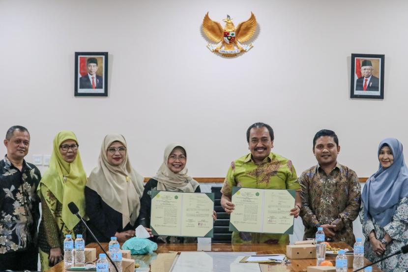 Universitas Muhammadiyah Jakarta (UMJ) menandatangani nota kesepahaman dengan Universitas Aisyiyah (UNISA) Bandung.