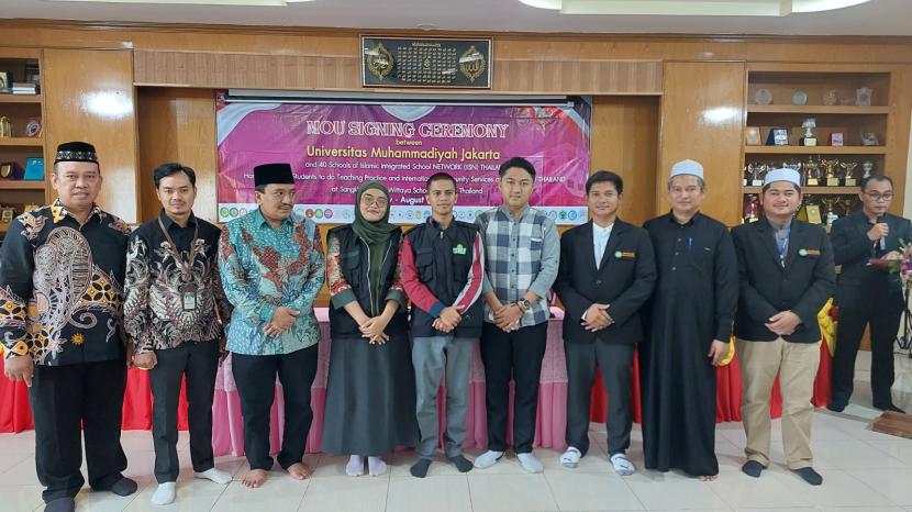 Universitas Muhammadiyah Jakarta (UMJ) mengirimkan 12 mahasiswanya untuk melaksanakan program Kuliah Kerja Nyata (KKN) Internasional Tahun 2023 ke Provinsi Songkhla, Thailand.