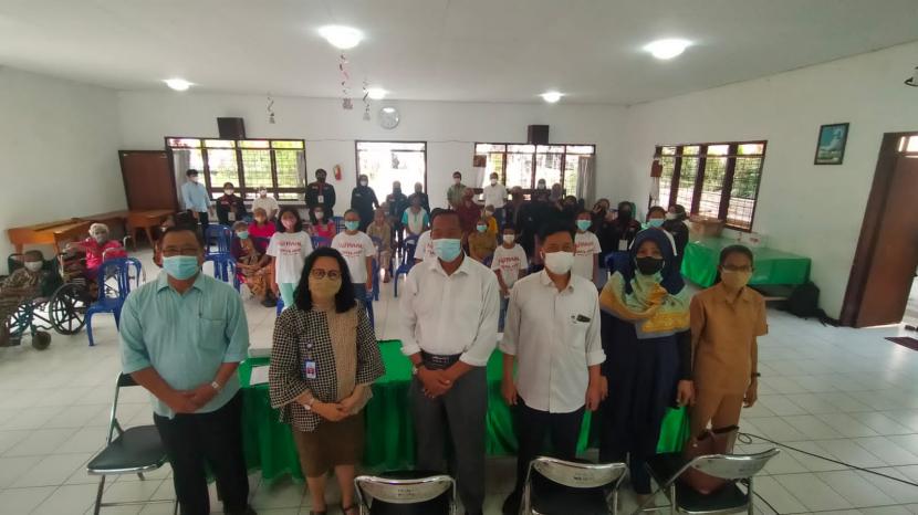 Universitas Muhammadiyah Malang (UMM) hadir di Rumah Asuh Anak dan Lansia (RAAL) Griya Asih, Lawang, Kabupaten Malang.