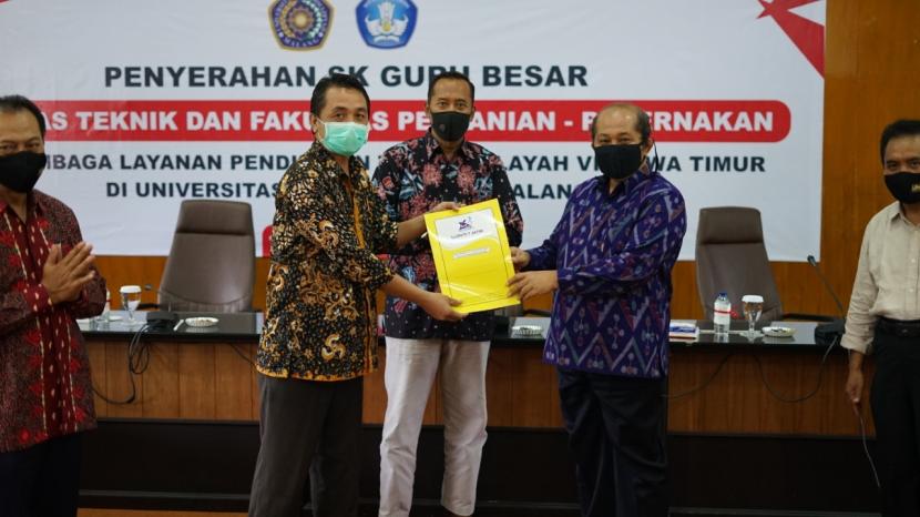 Universitas Muhammadiyah Malang (UMM) menambah dua guru besar baru dari Fakultas Teknik dan Fakultas Pertanian-Peternakan. 