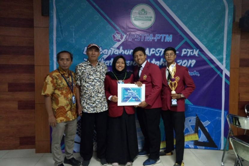 Universitas Muhammadiyah Malang (UMM) mendapat peringkat dua dalam ajang perlombaan yang diadakan Asosiasi Program Studi Teknik Mesin-Perguruan Tinggi Muhammadiyah Se-Indonesia.