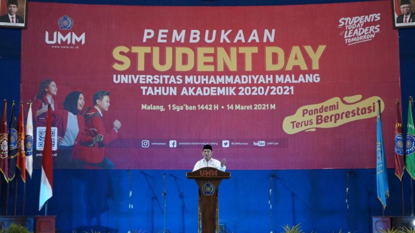 Universitas Muhammadiyah Malang (UMM) menggelar Student Day secara daring dan luring, Ahad (14/3).