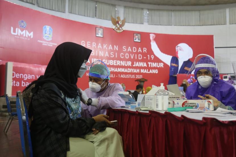 Universitas Muhammadiyah menggelar vaksinasi massal (ilsutarsi).