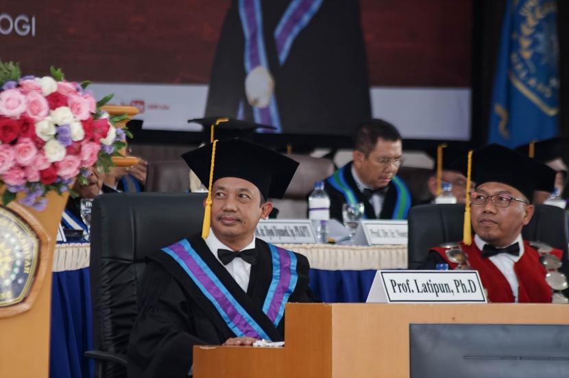  Universitas Muhammadiyah Malang (UMM) mengukuhkan Prof Latipun sebagai Guru Besar bidang Psikologi.