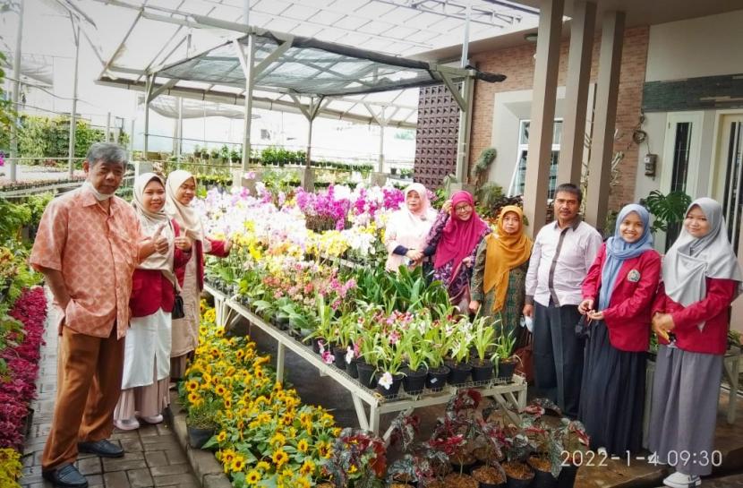 Universitas Muhammadiyah Malang (UMM) menyelenggarakan program Kelas Unggulan Center of Excellence (CoE) Tanaman Anggrek. 