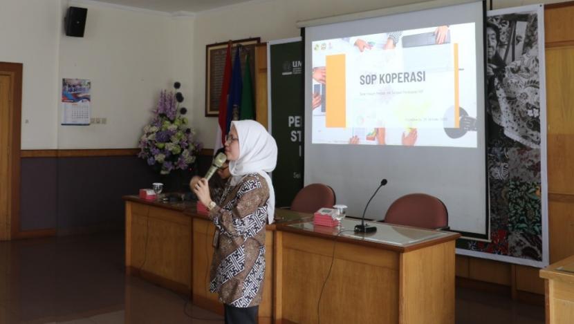 Universitas Muhammadiyah Purwokerto (UMP) menjadi mitra Dinas Koperasi dan Usaha Kecil  (Dinkop UKM) Menengah Jawa Tengah sebagai inkubator dalam program wira usaha koperasi. 