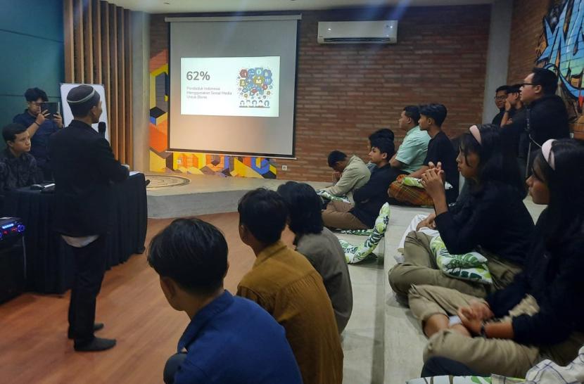 Universitas Nusa Mandiri Kampus Margonda menggelar Workshop Digital Marketing #2 dengan tema Peran Digital Marketing dalam Optimalisasi Usaha.