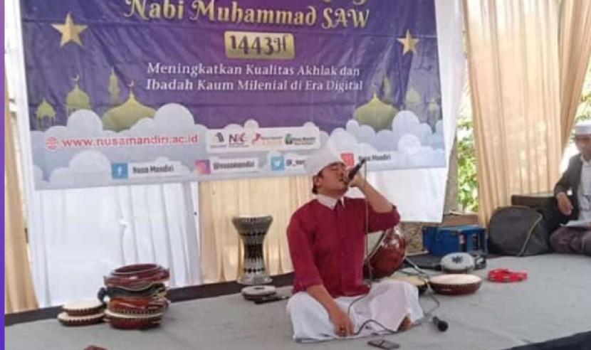Universitas Nusa Mandiri (UNM) bekerja sama dengan SMK Sirajul Falah Parung, Bogor menggelar kegiatan Isra Mi’raj,  Sabtu (5/3) lalu.