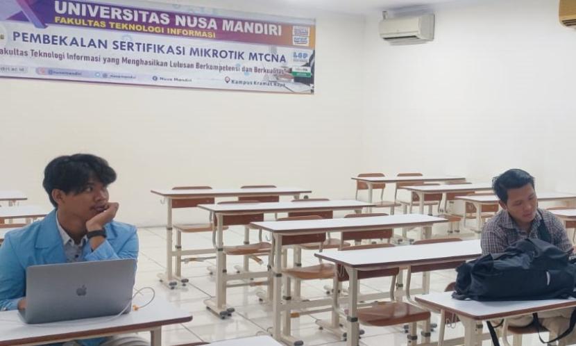 Universitas Nusa Mandiri (UNM) Fakultas Teknologi Informasi (FTI) bekerja sama dengan MikroTik Academy dan Lembaga Sertifikasi Profesi (LSP) Nusa Mandiri sukses menyelenggarakan kegiatan Pembekalan Sertifikasi Kompetensi Mahasiswa.