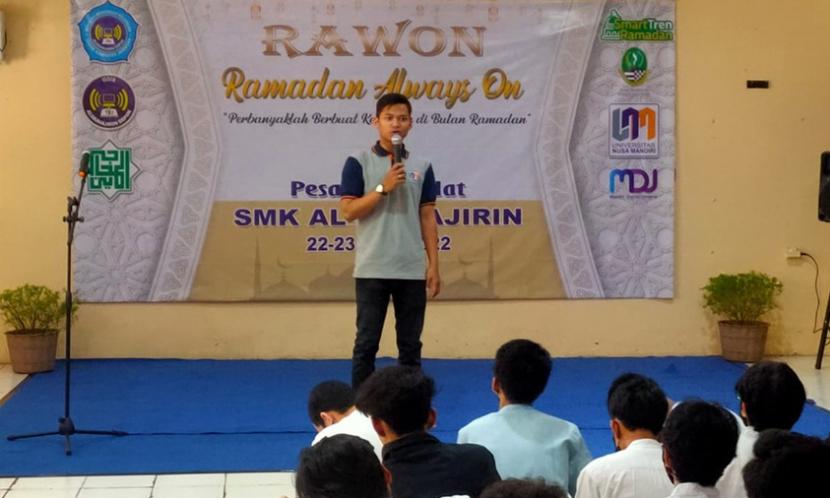 Universitas Nusa Mandiri (UNM) kampus Margonda sukses mengadakan kegiatan Pesantren Kilat (sanlat) bagi siswa/i sekolahnya. Kegiatan ini mengangkat tema Rawon-Ramadhan Always On.