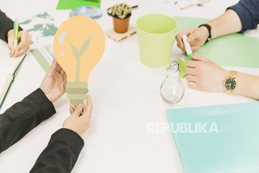 Universitas Nusa Mandiri (UNM) meloloskan 9 judul karya dosen pada Seleksi Penulisan Buku Tematik Pengabdian Kepada Masyarakat (PKM) – Smart Village yang digelar LLDIKTI Wilayah III.