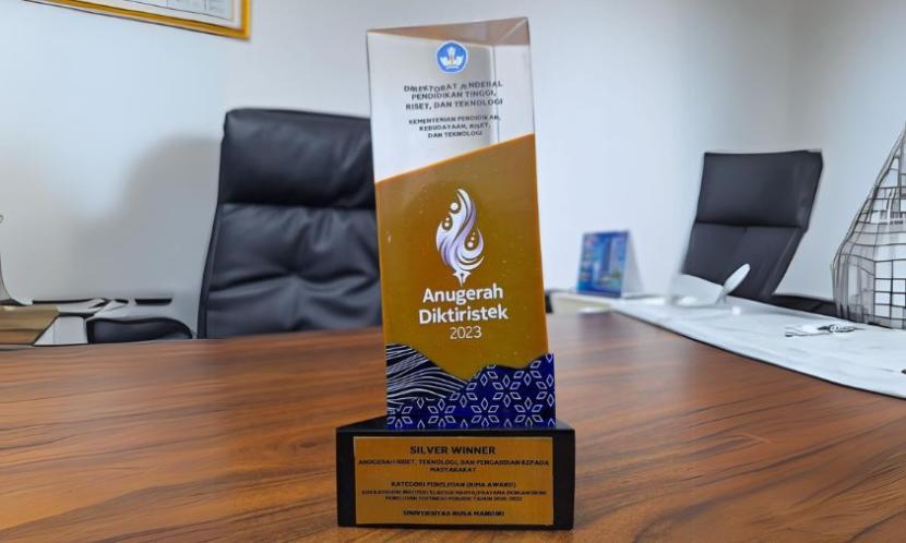 Universitas Nusa Mandiri (UNM) meraih prestasi gemilang pada Anugerah Diktiristek 2023 yang diselenggarakan oleh Direktorat Jenderal Pendidikan Tinggi, Riset, dan Teknologi (Diktiristek) Kemendikbud Ristek.