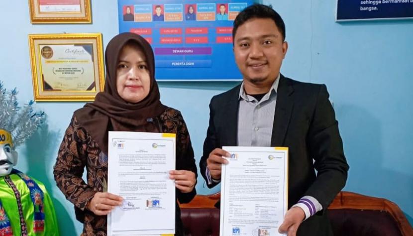 Universitas Nusa Mandiri (UNM) sebagai Kampus Digital Bisnis melakukan perjanjian kerja sama (PKS) dengan SMK PK Al Hidayah 1 Jakarta.