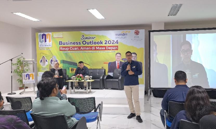 Universitas Nusa Mandiri (UNM) sebagai Kampus Digital Bisnis menghadirkan kegiatan Seminar Business Outlook 2024.