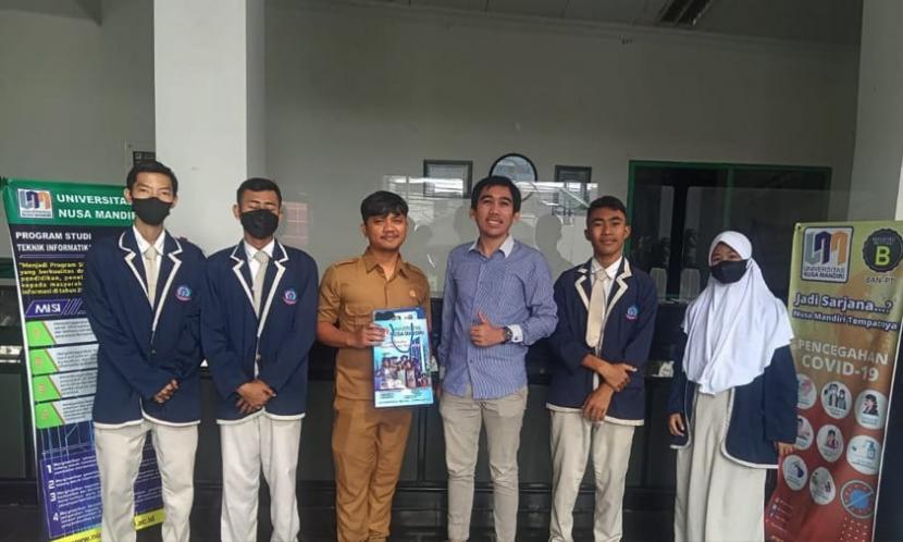 Universitas Nusa Mandiri (UNM) sebagai Kampus Digital Bisnis sukses menjembatani siswa SMK Labschool Tangerang untuk magang di perusahaan startup, Mandiri Digital Universe (MDU) atau NextOne.