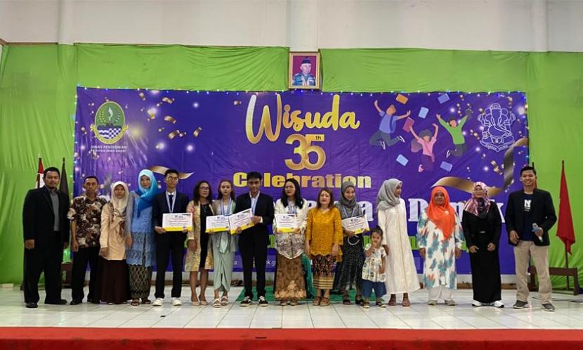 Universitas Nusa Mandiri (UNM) sebagai Kampus Digital Bisnis telah memberikan program beasiswa pendidikan kepada siswa/i SMK Ganesa Satria 1 yang berprestasi dalam acara wisuda kelas XII, pada Kamis (15/6/2023). 