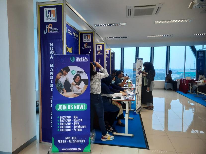 Universitas Nusa Mandiri (UNM) sukses mengelar event Job Expo bertajuk Nusa Mandiri Job Career & Internship Festival (JIF) 2022.