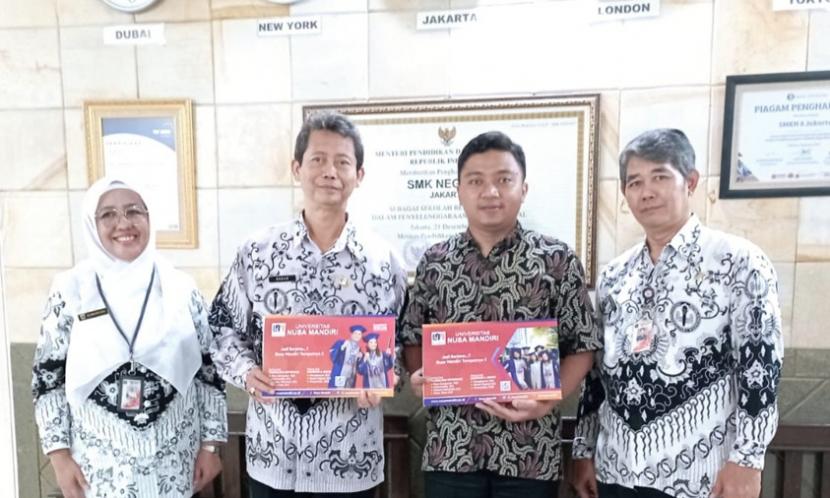 Universitas Nusa Mandiri (UNM) teken MoU dengan SMKN 8 Jakarta terkait pembinaan dan penyusunan sinkronisasi kurikulum yang dalam waktu dekat akan merilis program studi baru Rekayasa Perangkat Lunak (RPL).