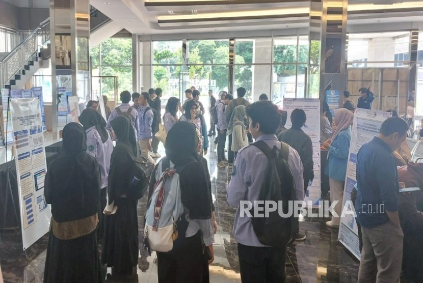 Mahasiswa UNM Tampilkan Inovasi Digital di SI'XPlore 2025