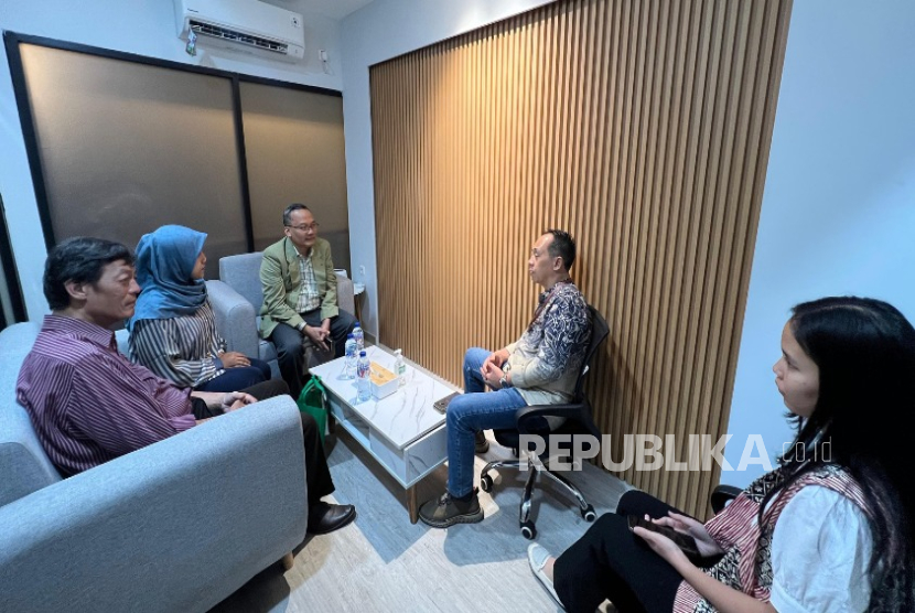  Universitas Siber Indonesia atau yang lebih dikenal sebagai Cyber University, melakukan kunjungan resmi ke kantor PT Privela, anak perusahaan dari grup Bank Rakyat Indonesia (BRI), Selasa (20/5/2025) lalu.
