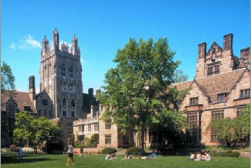 Universitas Yale