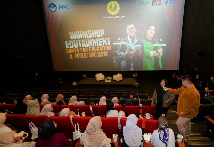 UNJ menggelar Pelatihan Public Speaking