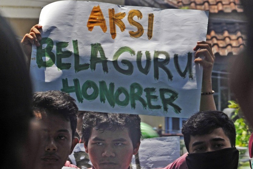  Pemkot Bandar Lampung Akui Berat Tanggung Tenaga PPPK. Foto ilustrasi:  Unjuk rasa mendesak pemerintah memperbaiki nasib para guru honorer (Ilustrasi)