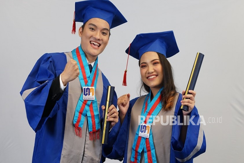 Wisuda UNM Ke-39 Jadi Panggung Akbar, Lahirkan Talenta Digital yang Siap Guncang Industri