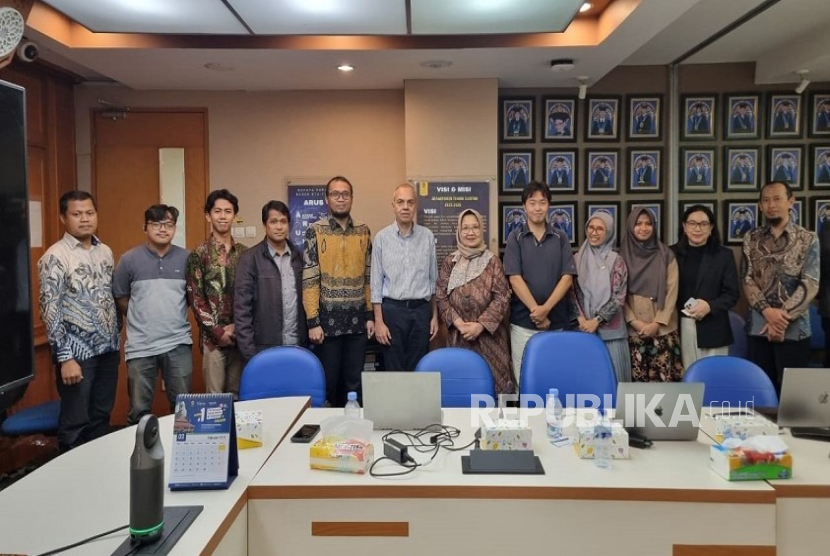 UNM berpartisipasi dalam kuliah umum Intelligence Machine, yang membuktikan komitmen dalam mengembangkan riset kolaborasi di bidang kecerdasan buatan.