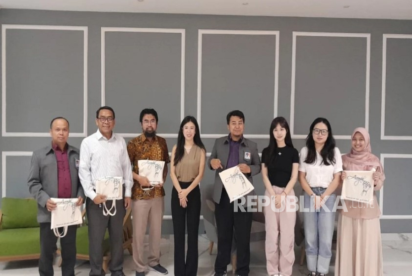 UNM menjalin kerja sama global dengan Bon View Publishing, Singapura demi percepatan internasionalisasi riset.