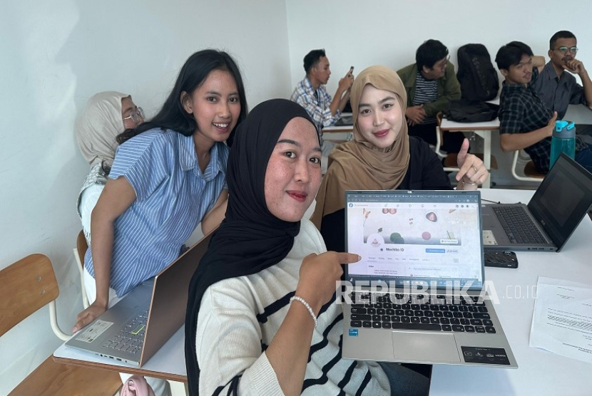 UNM merancang kurikulum Bisnis Digital secara praktis dan aplikatif.
