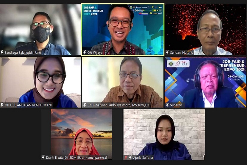 Untuk memberikan kesempatan kerja bagi jobseeker, Flipmas Indonesia berkolaborasi dengan Xpomania, OkeOce Indonesia, dan BSI Career Center (BCC) serta Pusat Karir Perguruan Tinggi Indonesia, untuk pertama kali menggelar virtual 3d job fair & entrepreneur expo 2021.