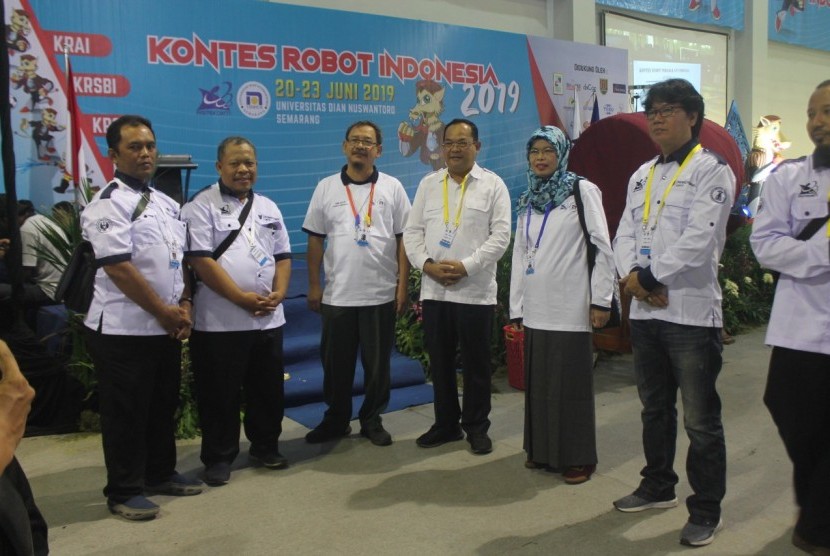 UNY ikuti Kompetisi Robot Indonesia.