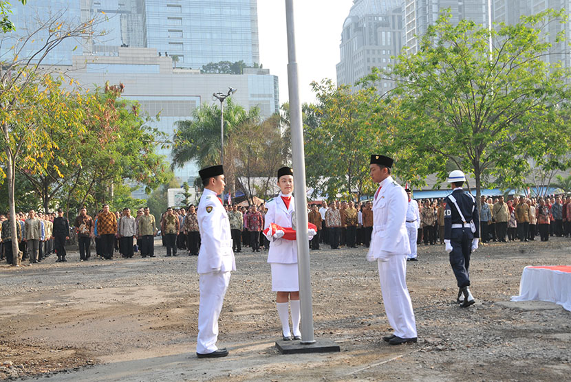 Upacara bendera yang digelar Artha Graha Grup sambut HUT RI