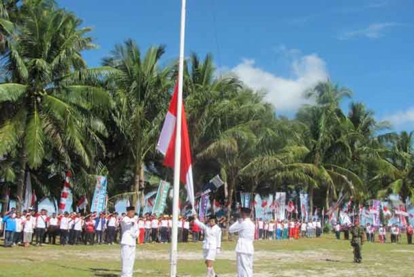 Upacara Hari Kebangkitan Nasional di Pulau Miangas 