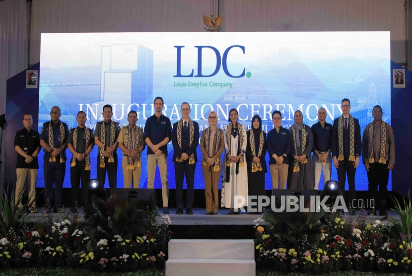 Upaya ekspansi bisnis Louis Dreyfus Company (LDC) di Indonesia terus berlanjut dengan diresmikannya dua fasilitas baru di Lampung, yakni pabrik pemurnian gliserin dan lini pengemasan minyak nabati. Langkah ini sekaligus mempertegas komitmen LDC terhadap pertumbuhan industri hilir dan penguatan rantai pasok nasional maupun global.