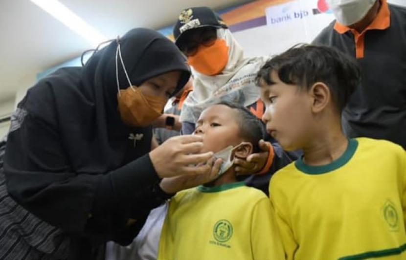 Upaya mendukung imunisasi lengkap kepada balita terus digencarkan di Kota Sukabumi. Salah satunya dengan menyukseskan program bulan imunisasi anak nasional (BIAN) yang diharapkan tuntas dalam satu bulan di Agustus 2022.