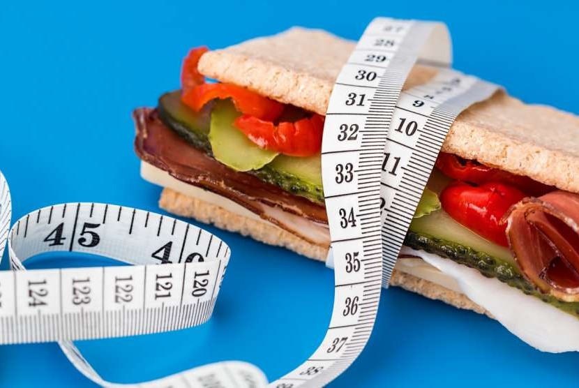 Upaya menurunkan berat badan tidak hanya dipengaruhi faktor makanan.
