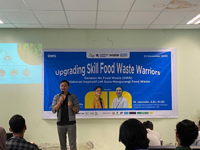Upgrading Skill Food Waste Warriors dihadiri oleh puluhan masyarakat, baik dari mahasiswa, Amil, aktivis di Gedung Pascasarjana Politeknik Elektronika Negeri Surabaya   