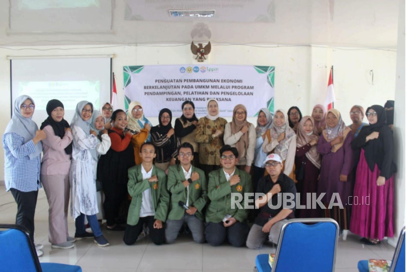 UPN Veteran Jakarta melatih UMKM dalam mengelola keuangan.