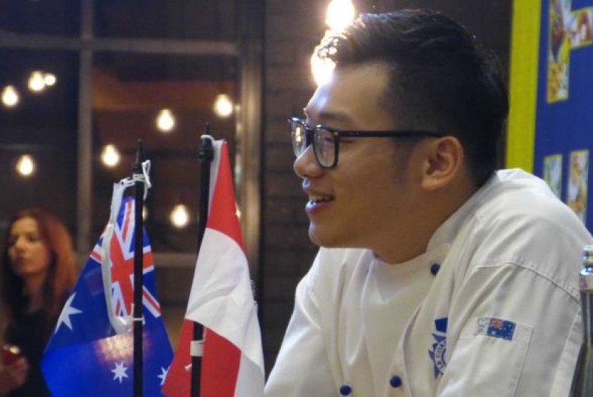 Usai menjuarai Master Chef Indonesia Session 3, William Gozali mendalami ilmu kuliner di Le Cordon Bleu Australia Institute di Sydney tahun 2014.