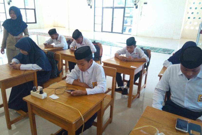 USBN Madrasah di Kabupaten Wajo menggunakan android.