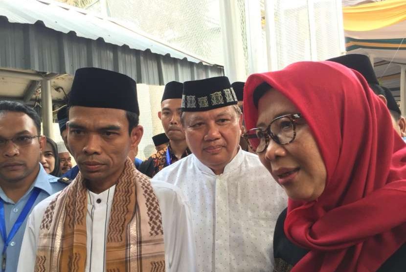 Ustad Abdul Somad memberikan tausiah agama tentang Generasi bangsa yang Qurani menuju Pribadi sukses berkarakter di Rumah Tahanan (Rutan) Kelas 1 Jakarta Pusat, Sabtu (13/10).
