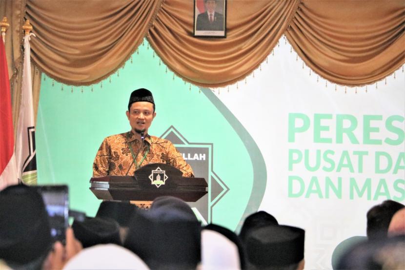 Ustadz Dr  Nashirul Haq, ketua umum Dewan Pimpinan Pusat Hidayatullah, memberikan sambutan secara daring, dalam acara Wisuda dan Penugasan Kader Dai, STAI Luqman al-Hakim, Surabaya.