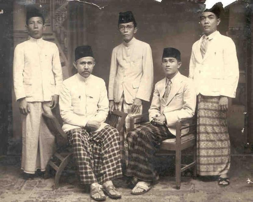 Ustaz A Hassan, ketua dari kiri